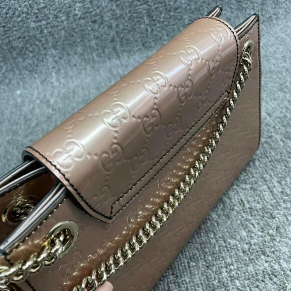 100% Authentic GUCCI Emily GG Patent Leather Shoulder Bag 370-101424 - Picture 5 of 16